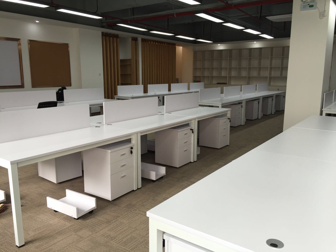 辦公家具現(xiàn)場實(shí)拍 辦公家具現(xiàn)場實(shí)拍